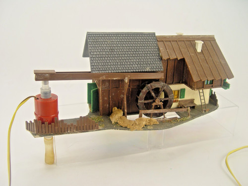 Wassermühle mit elektr - ., pumpe